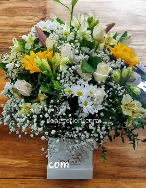 Flower Box Matrimonio: L’Esclusiva Composizione di Fiori Misti a Napoli